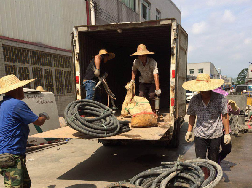 中江一部件厂房地基出现下沉注浆加固